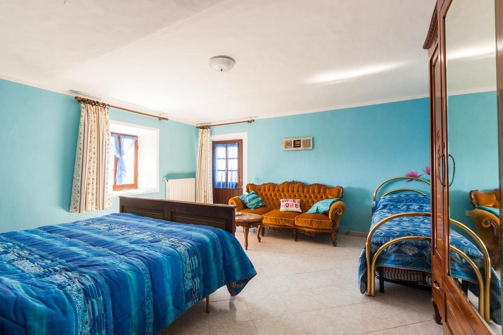 Castel Boglione Bed And Breakfast Val D'Oche חדר תמונה