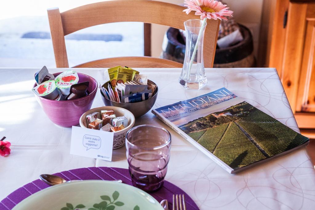 Castel Boglione Bed And Breakfast Val D'Oche מראה חיצוני תמונה