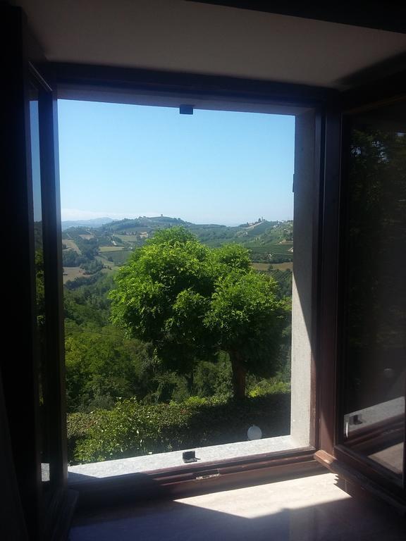 Castel Boglione Bed And Breakfast Val D'Oche מראה חיצוני תמונה