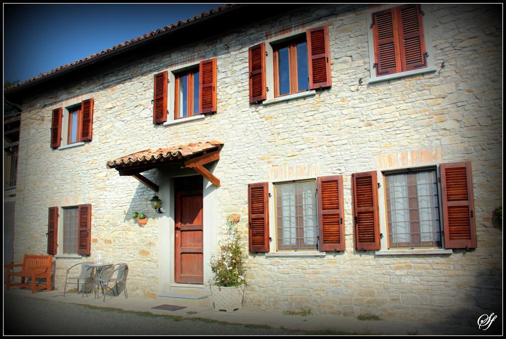 Castel Boglione Bed And Breakfast Val D'Oche מראה חיצוני תמונה