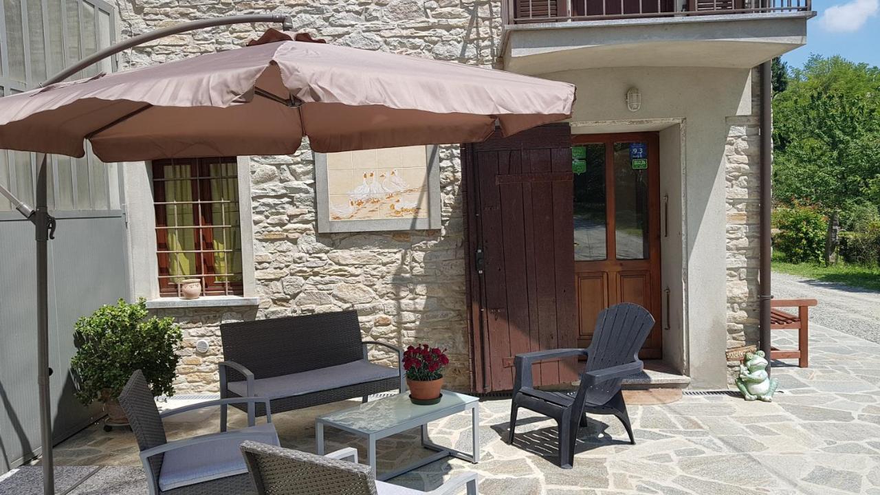 Castel Boglione Bed And Breakfast Val D'Oche מראה חיצוני תמונה